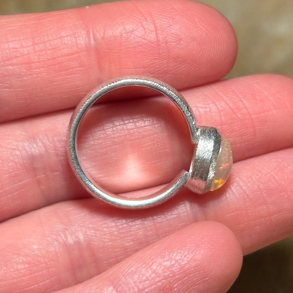 NWOT Natural Oval Shape Multi Fire Ethiopian Opal 925 Sterling Silver Ring - Picture 13 of 14